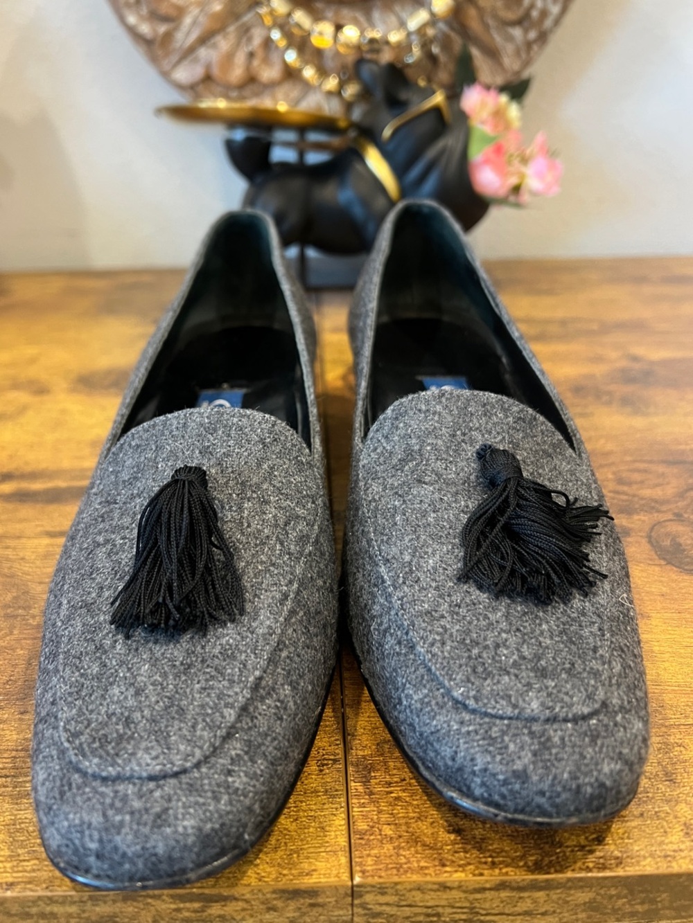 Gray Felt Tassel Loafers — Women’s Slip-On Flats: Size  9.5 2A (Narrow)